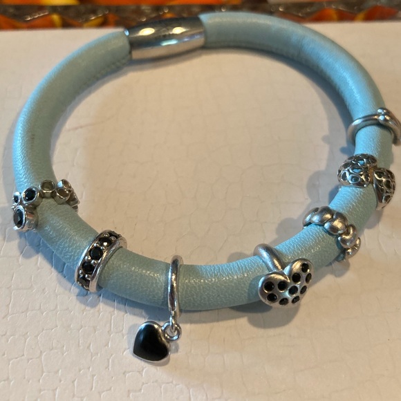 Endless Leather Bracelet w/7 SS Charms - Picture 4 of 5